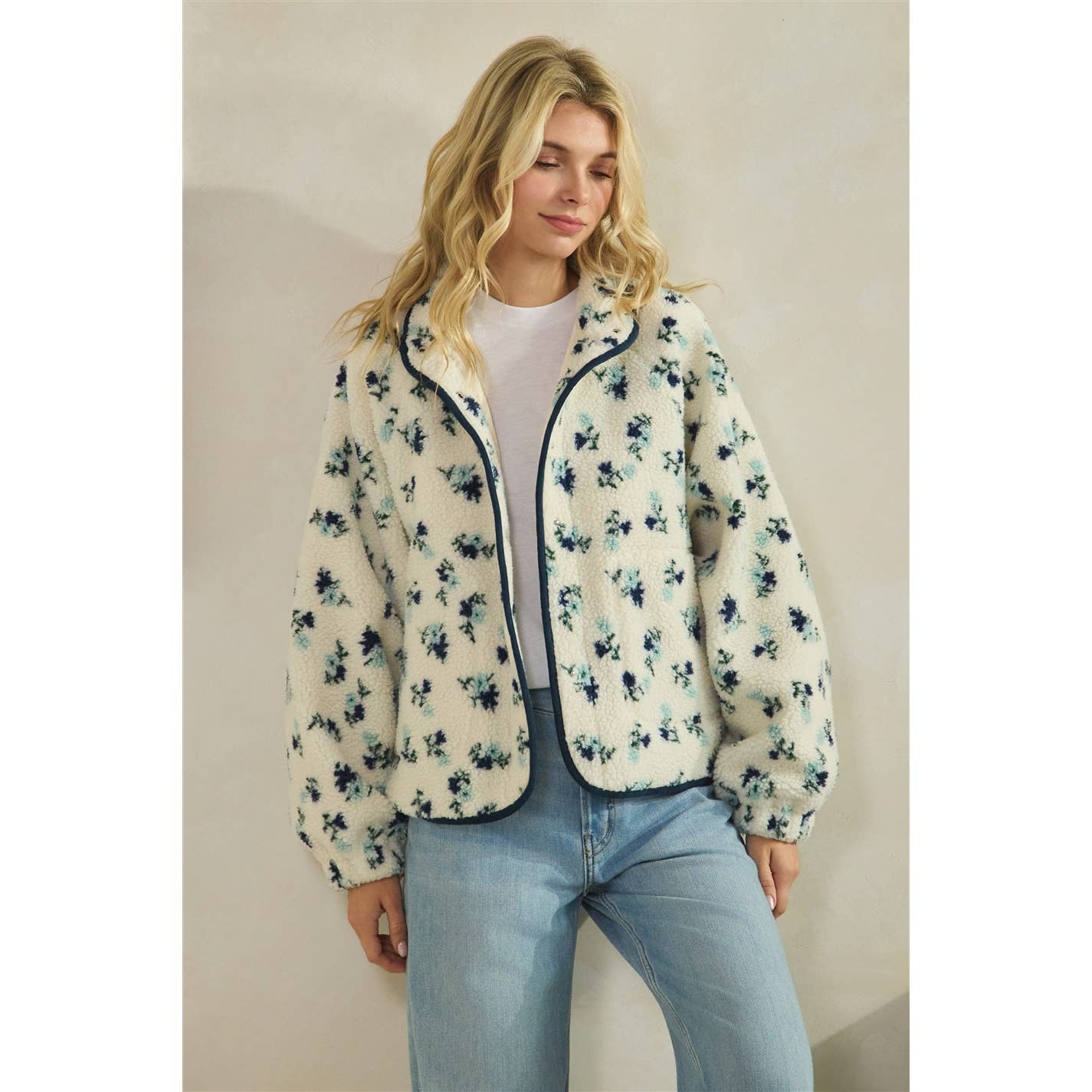 Printed Contrast Sherpa with Front Pockets