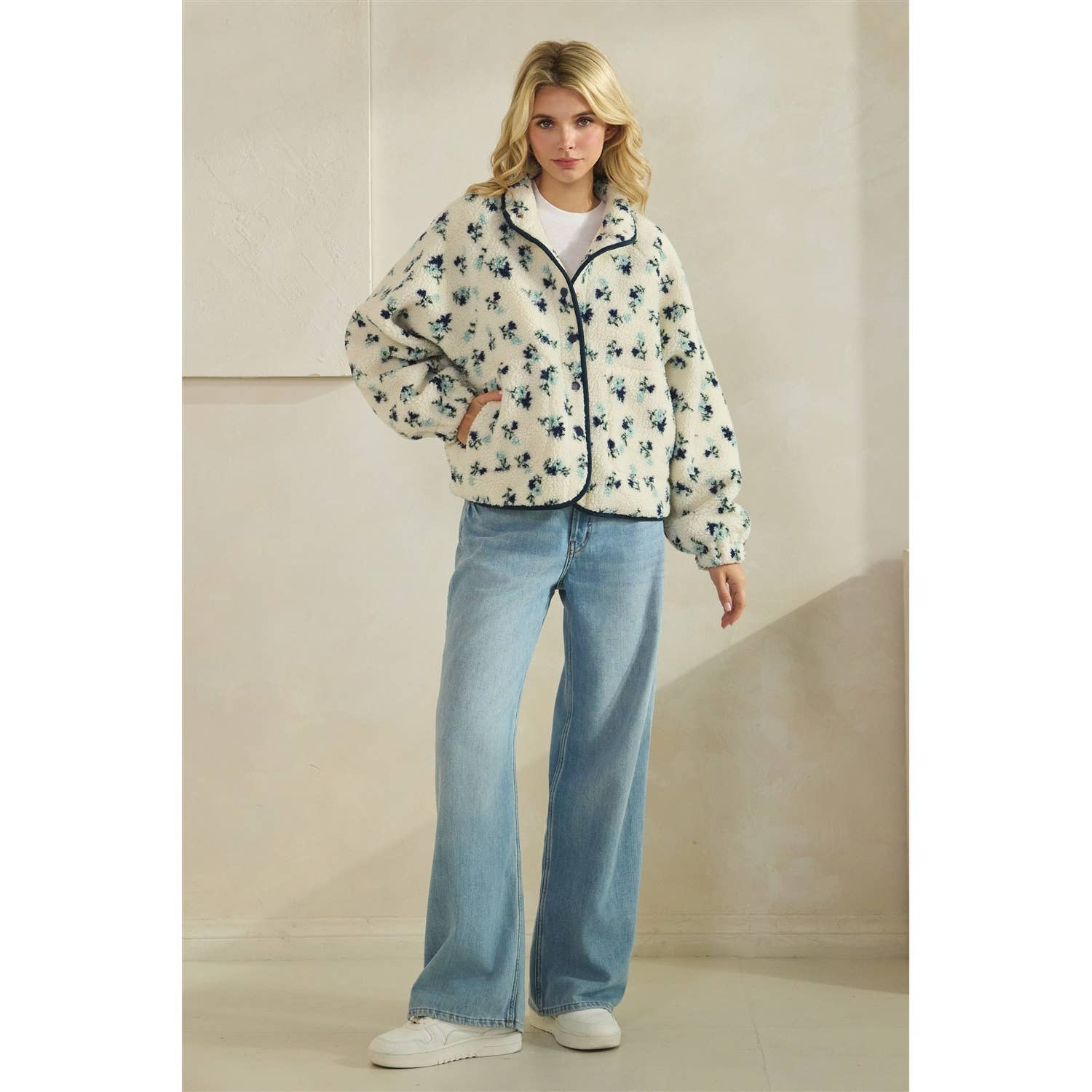 Printed Contrast Sherpa with Front Pockets