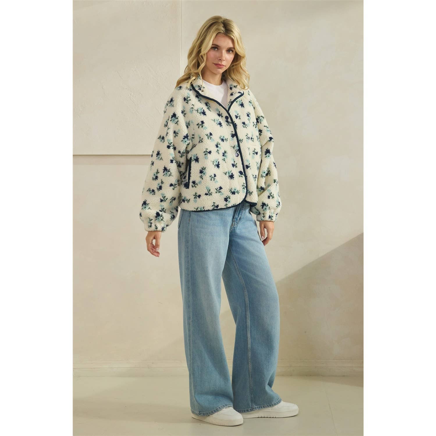 Printed Contrast Sherpa with Front Pockets