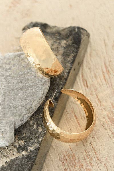 HAMMERED HOOP EARRINGS | 31E23040: GOLD