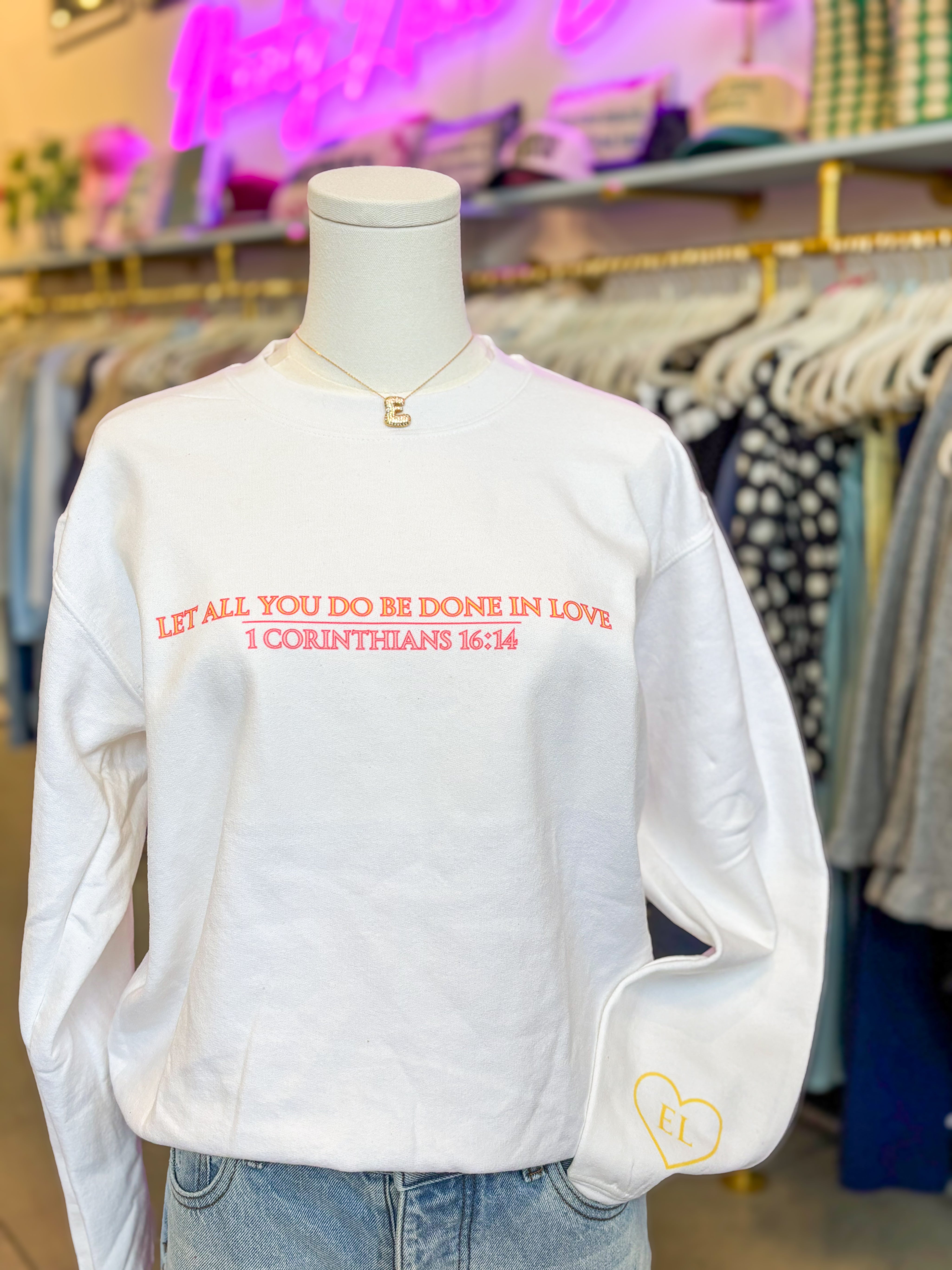 Ellie White Crewneck & Yellow Heart On Wrist