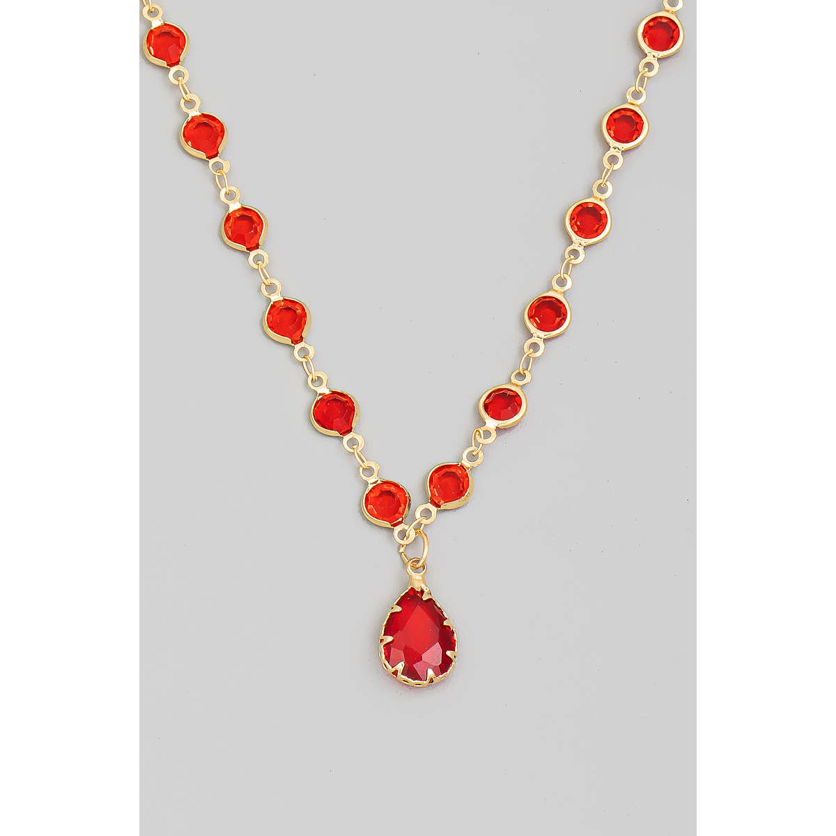 Faceted Rhinestone Pendant And Chain Necklace