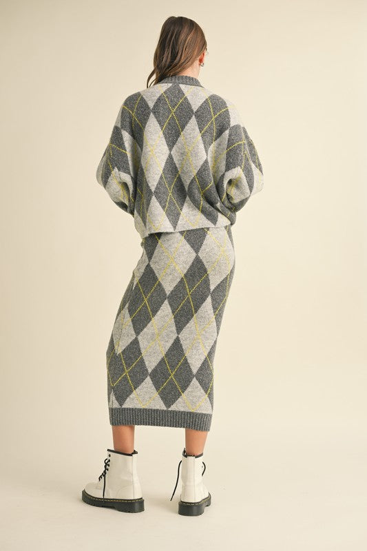 Gray Argyle Print Set