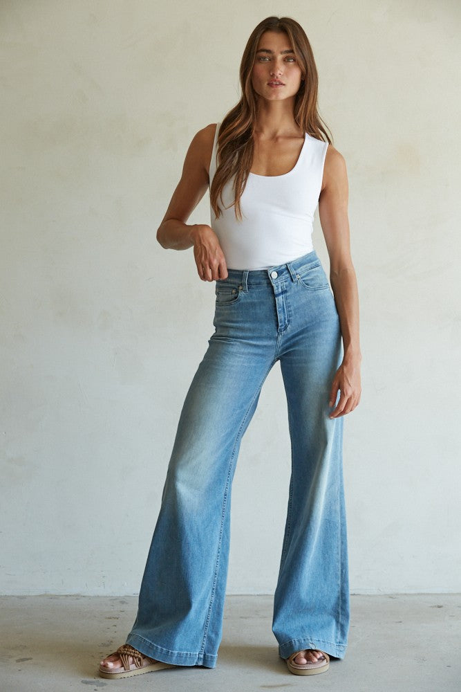 White Double Layered Tank