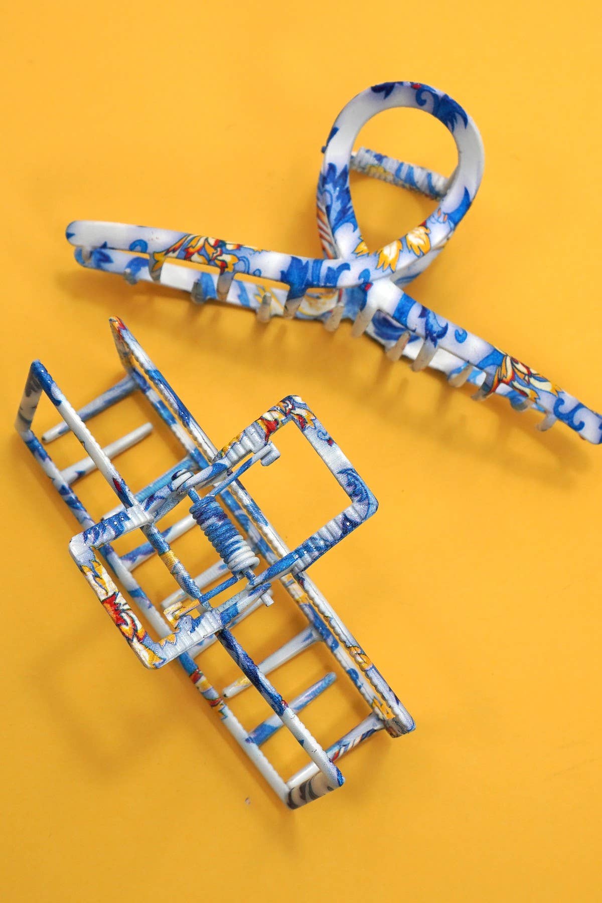 VINTAGE TOILE PATTERN PORCELAIN HAIR CLAW CLIPS | 40H914: OVAL