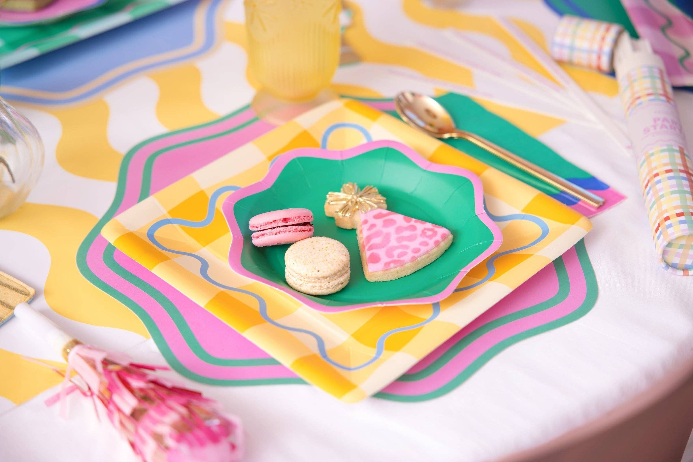 Colorwave Gingham Dinner Plates (10 ct) — view 8