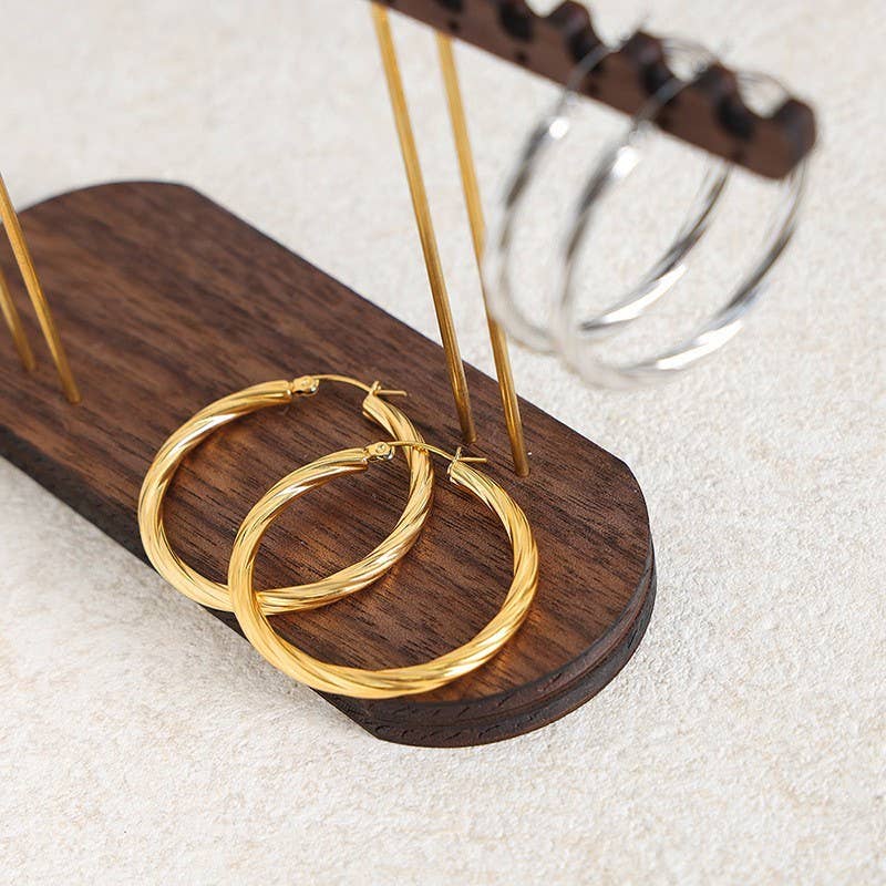 18K Stainless Steel Tarnish Free Waterproof Hoop | 40E390: GOLD