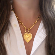 ETCHED HEART CHUNKY CHAIN STATEMENT NECKLACE | 40NK9576: GOLD