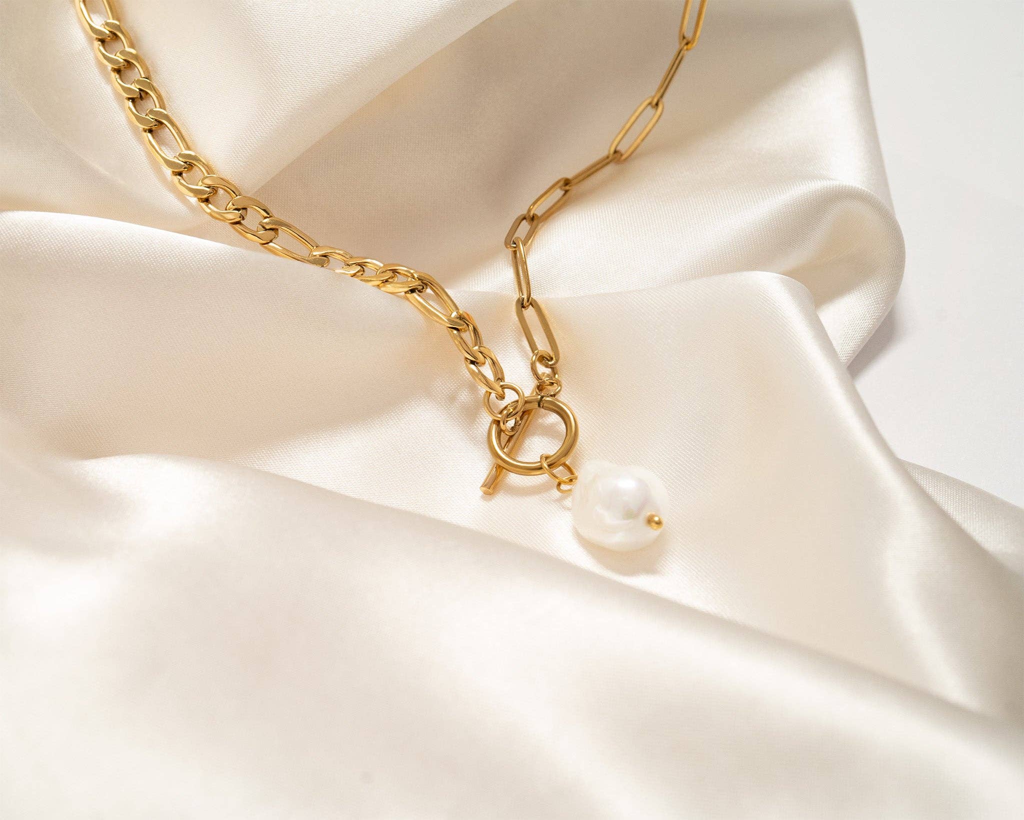 18K Gold Toggle Freshwater Pearl Charm Necklace