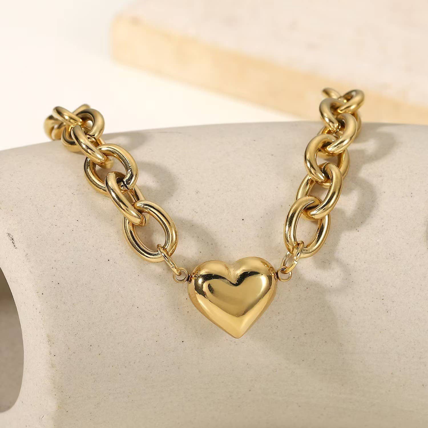 18K STAINLESS STEEL TARNISH FREE HEART NECKLACE | 40NK351: Gold