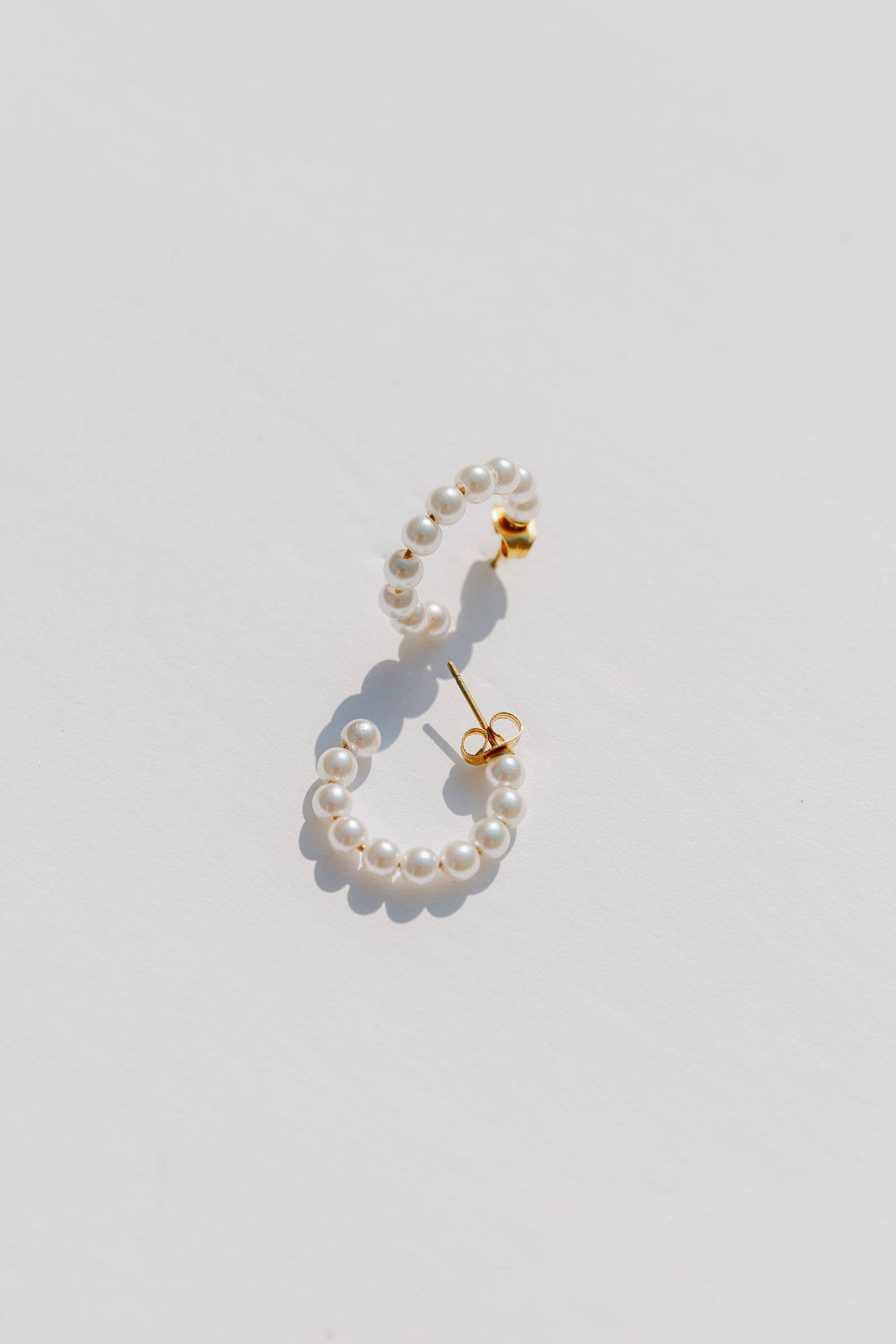 Pearl 18k Gold- Plated Hypoallergenic Small Hoop Earrings