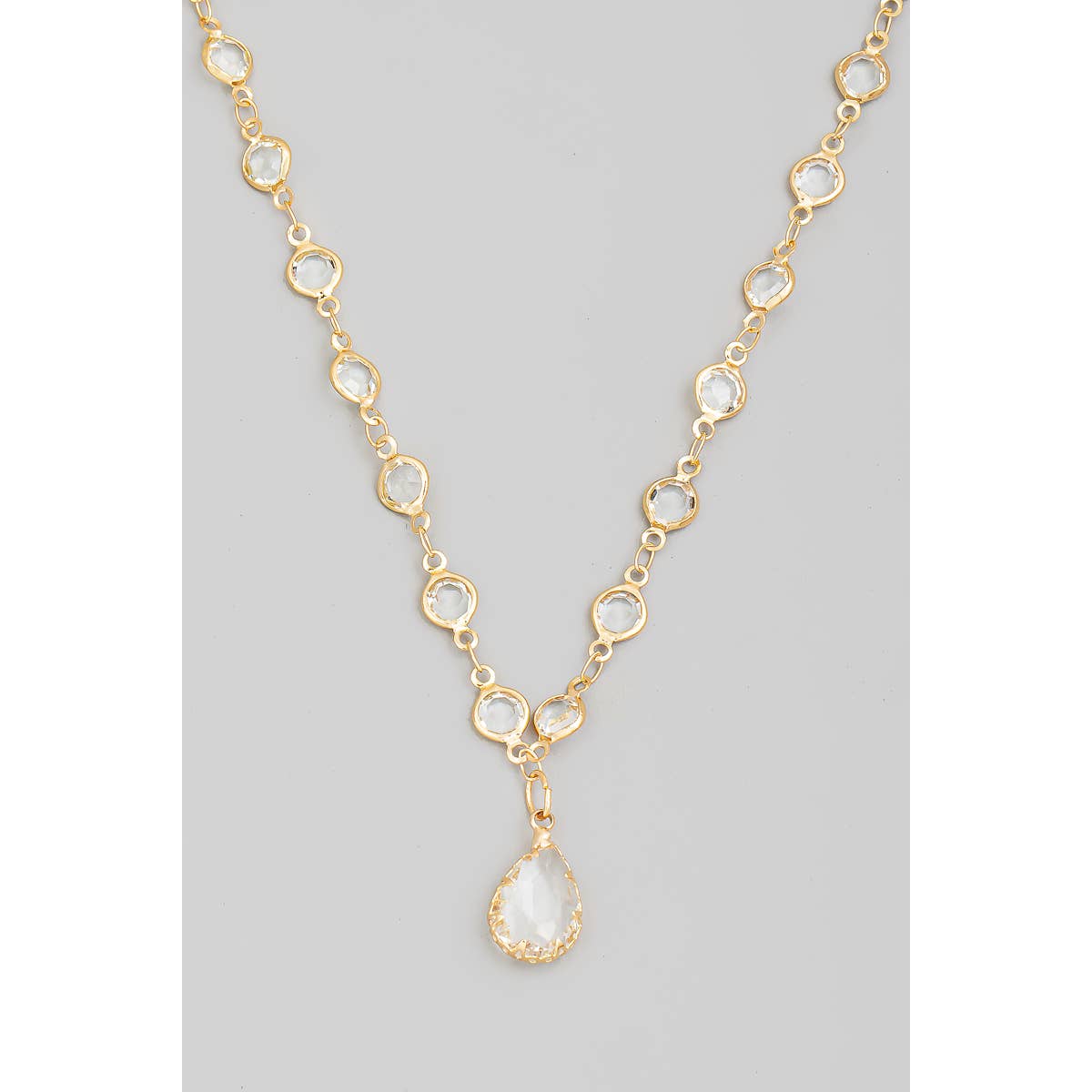 Faceted Rhinestone Pendant And Chain Necklace