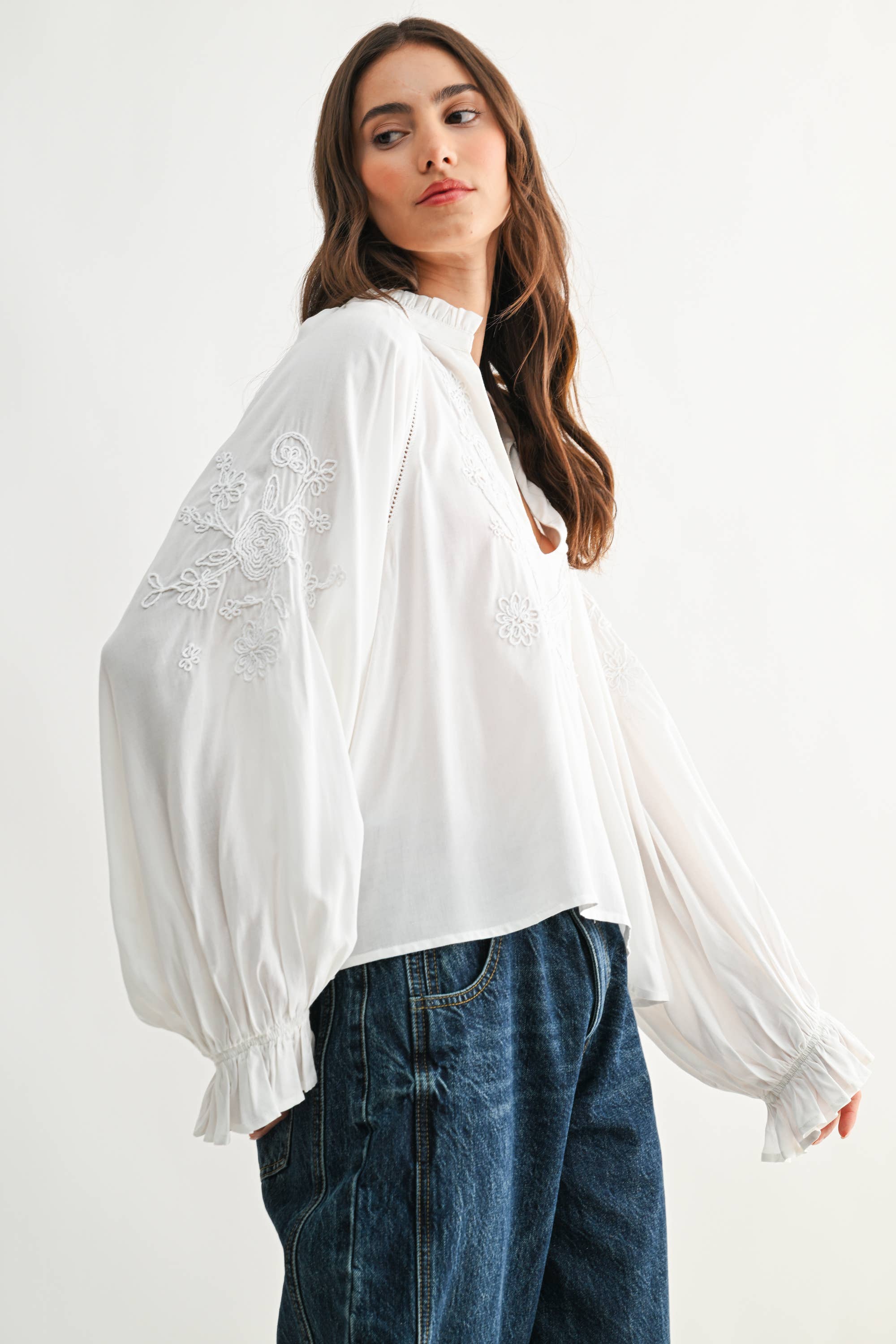 Embroidered White Longsleeve Blouse