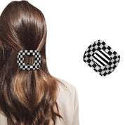 Black & White Lay Flat Clip