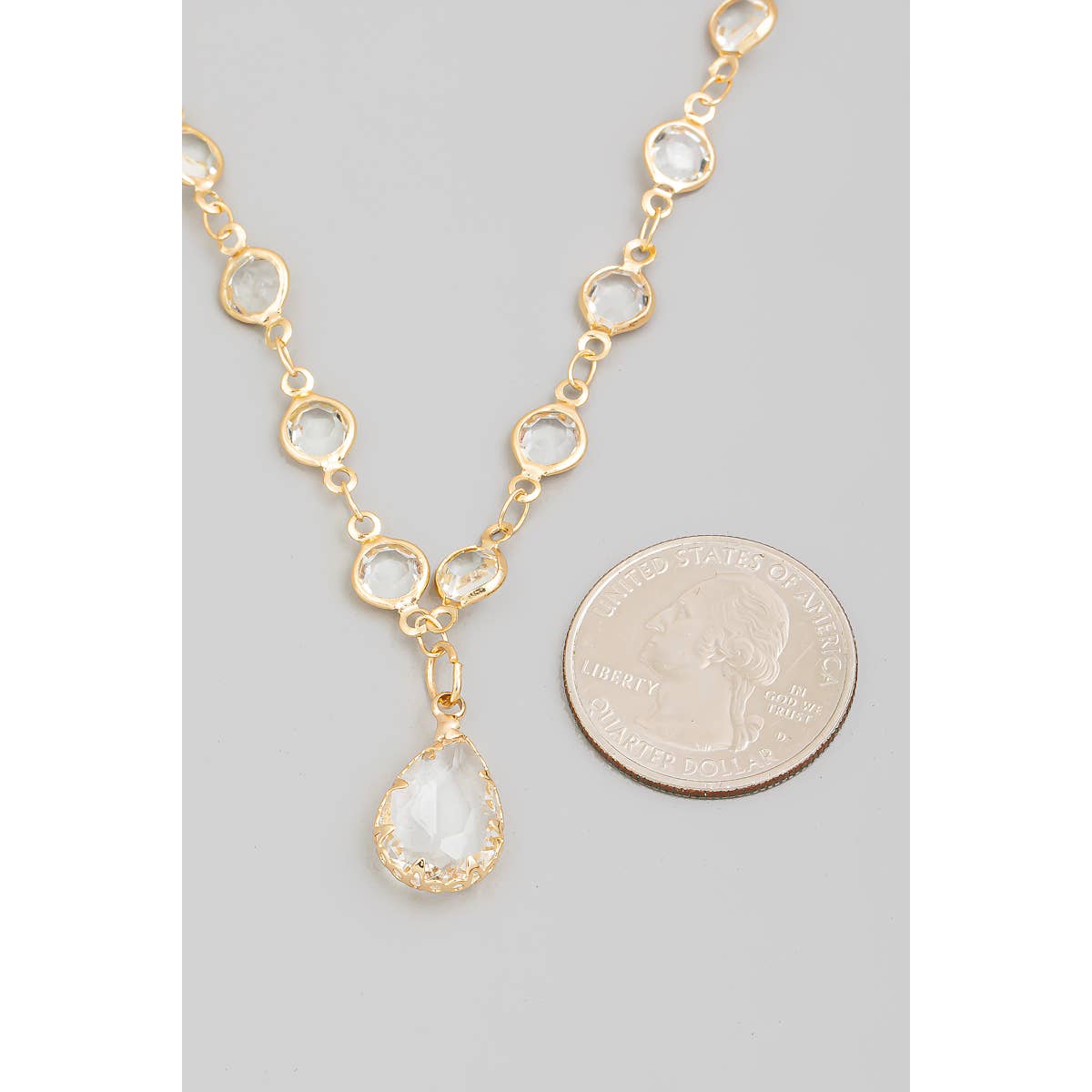 Faceted Rhinestone Pendant And Chain Necklace
