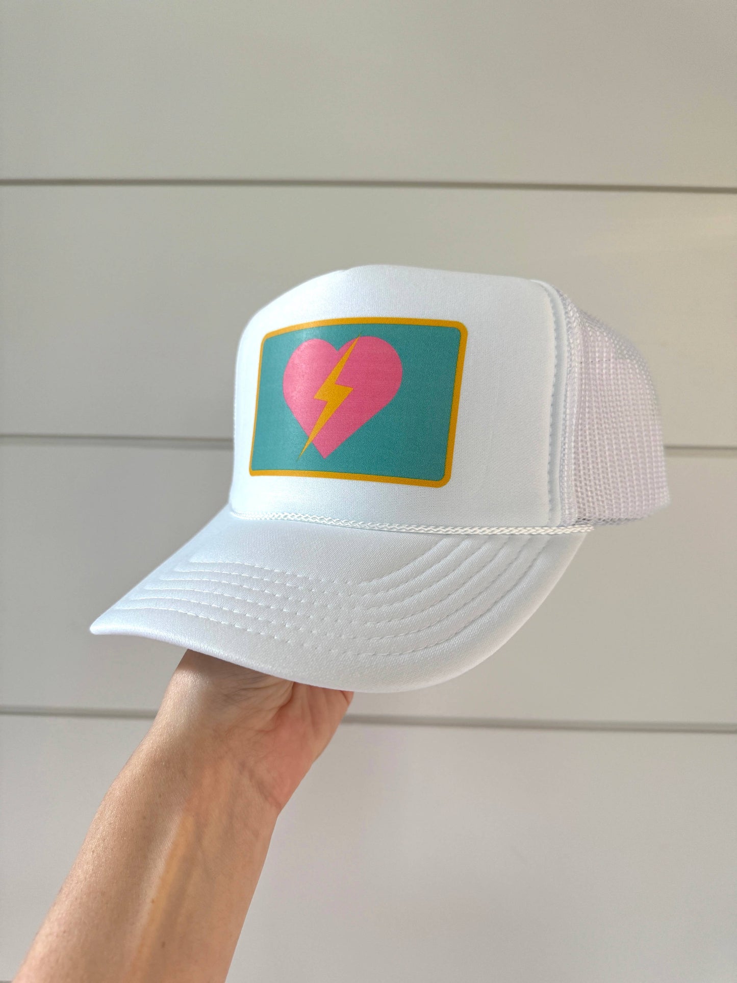 RETRO HEART Trucker Hat | White