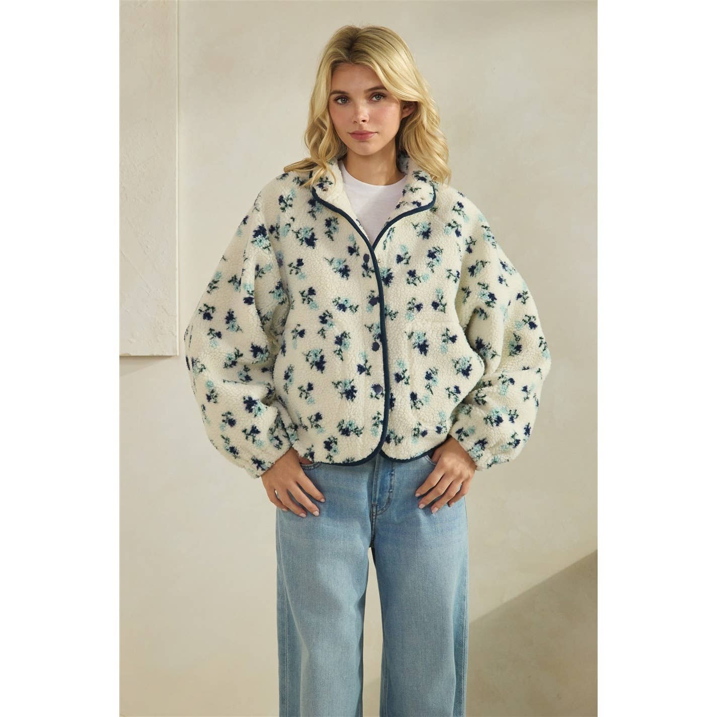 Printed Contrast Sherpa with Front Pockets