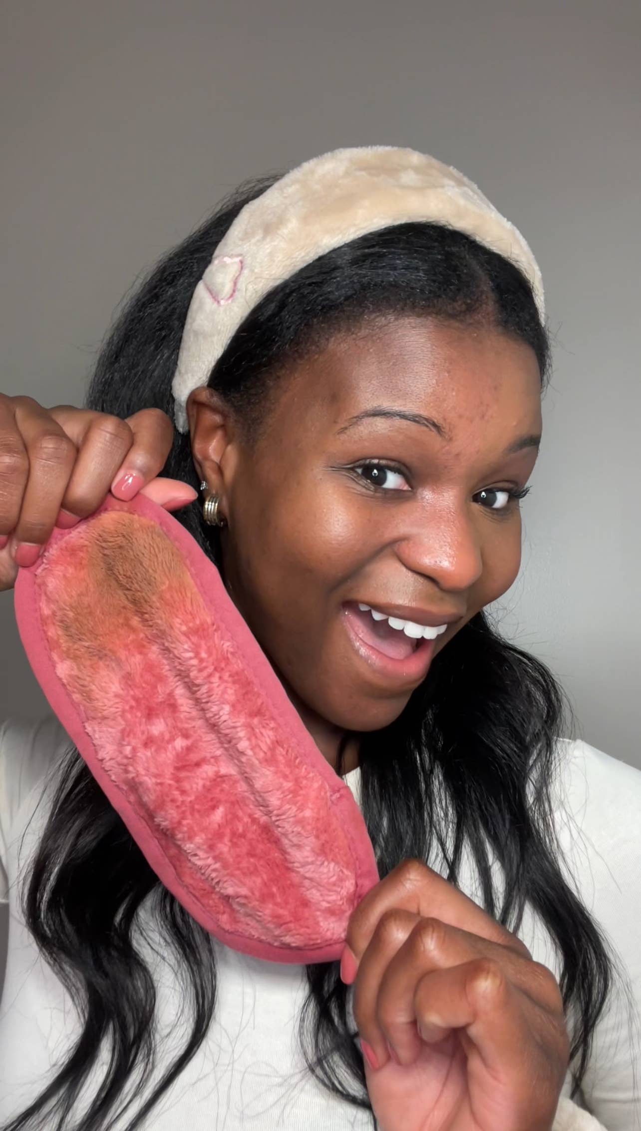 The Blush 5pc Gift Set MakeUp Eraser