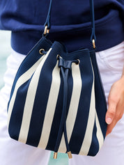 ISLA BUCKET BAG: NAVY