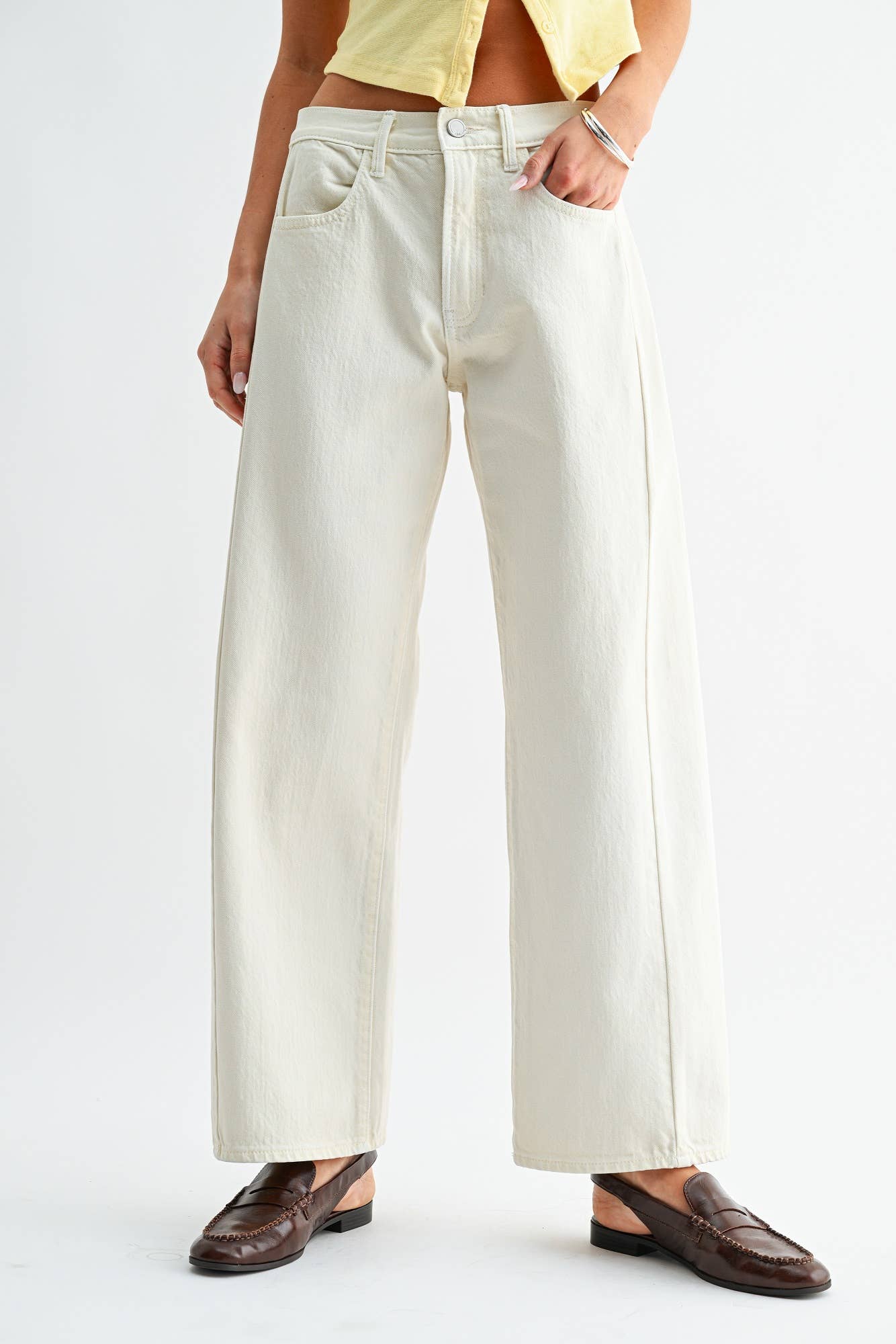 White Stretch Slight Barrel Twist