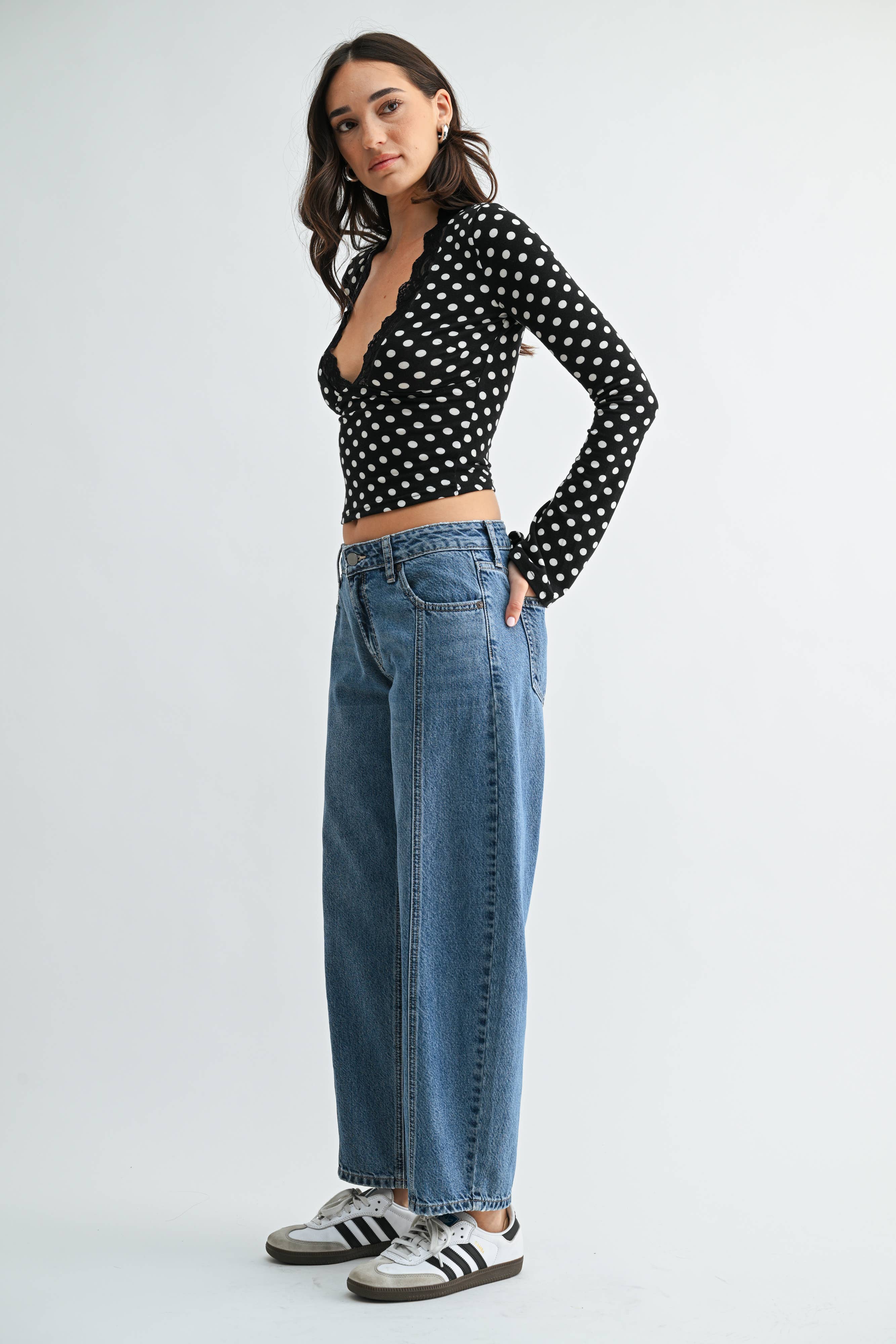 Seamed Mid Rise Barrel Jean