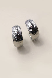 HAMMERED HOOP EARRINGS | 31E23040: GOLD