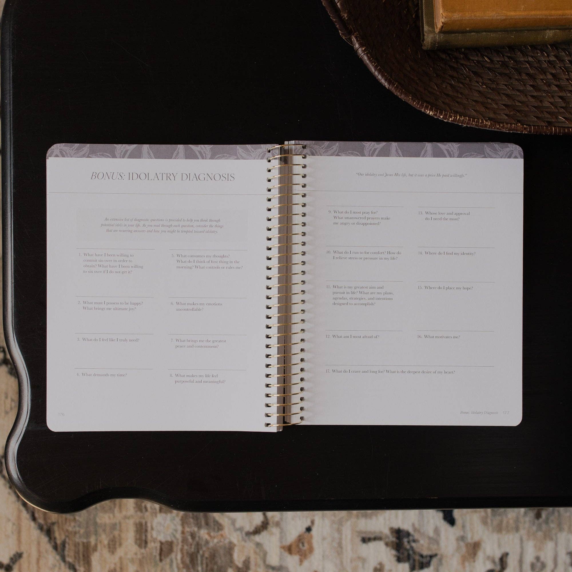 365 Days of Discovering the Beauty of Jesus/ Volume 3