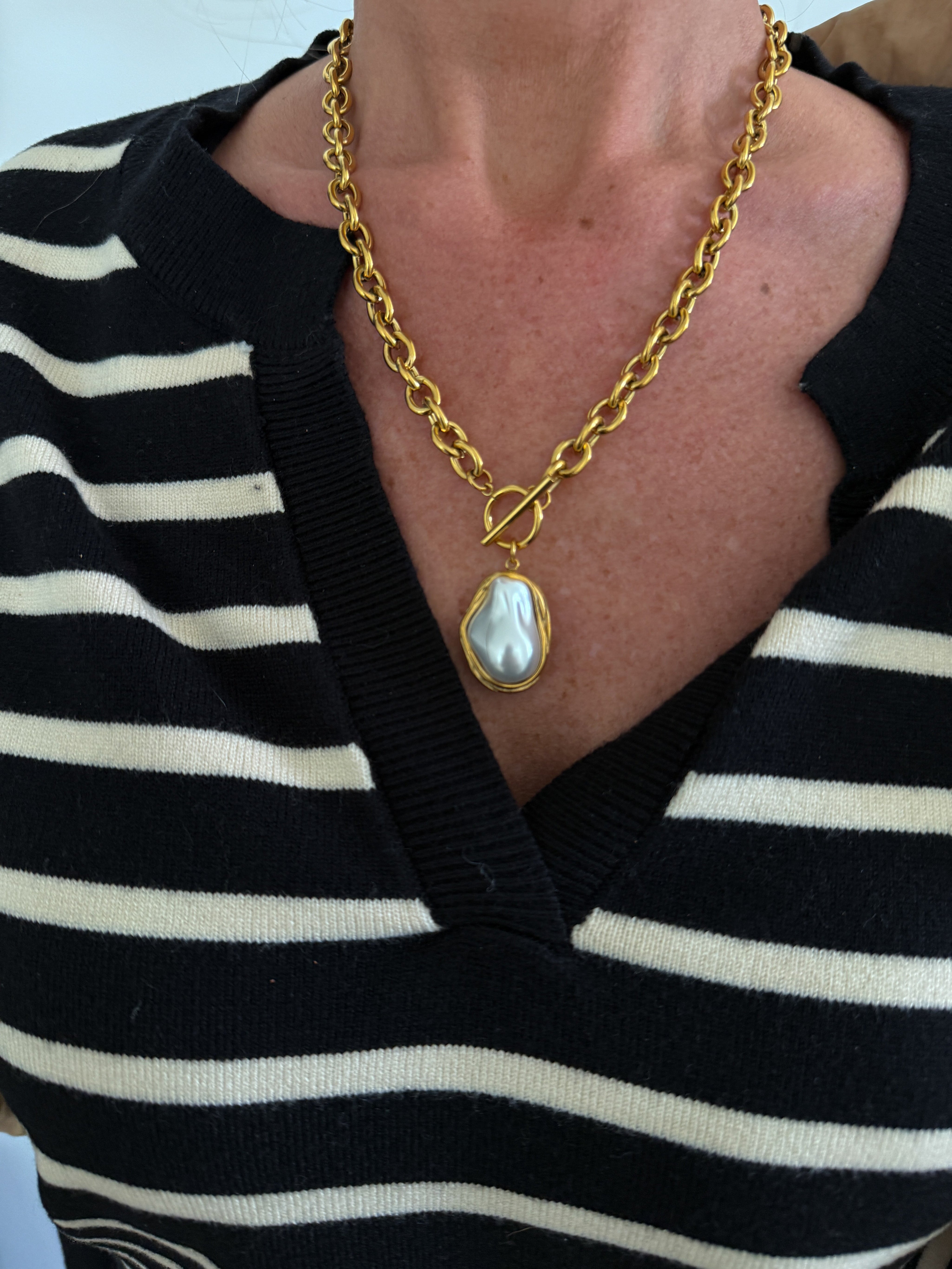 Gold Pearl Drop Pendant Necklace