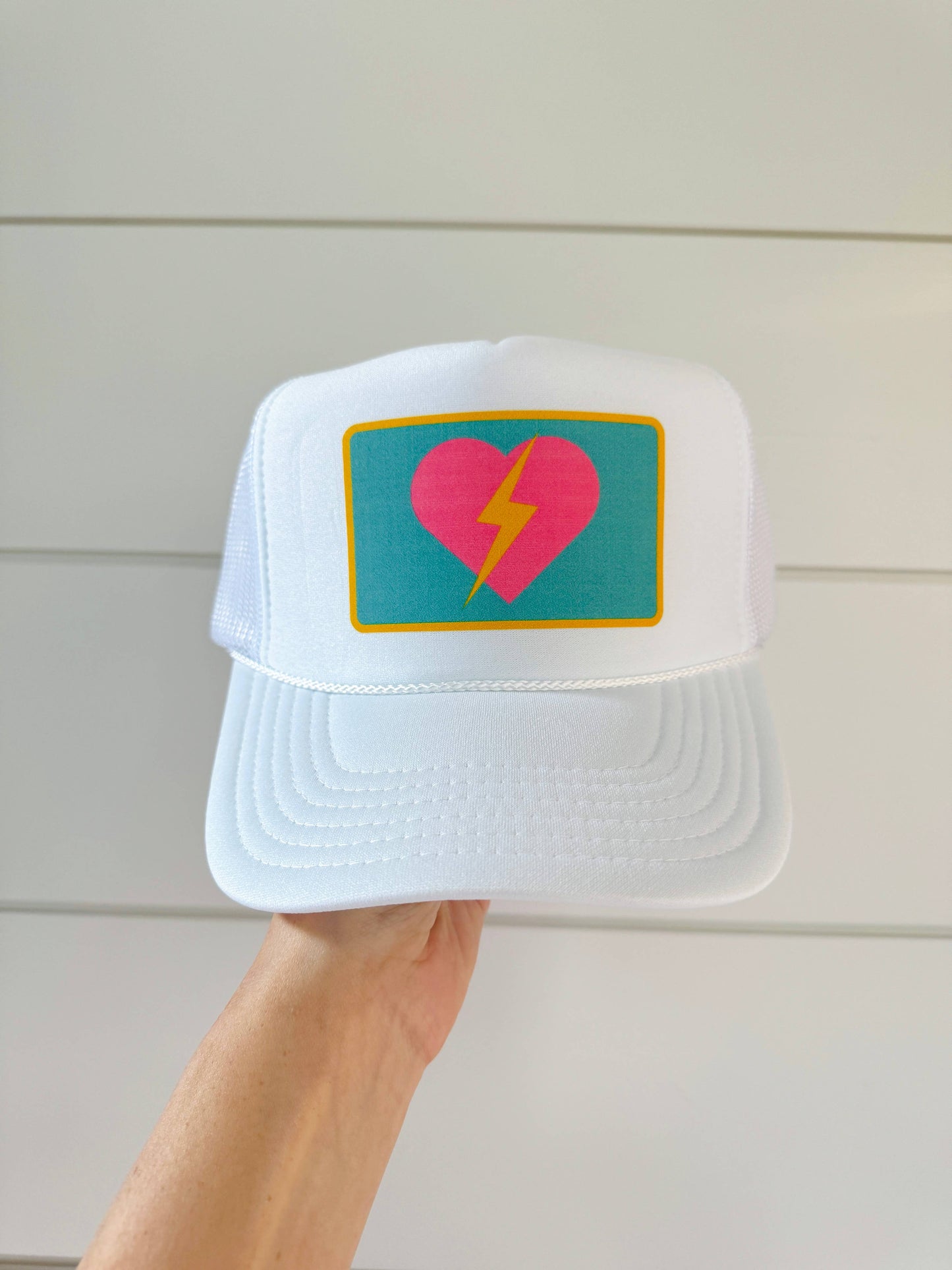 RETRO HEART Trucker Hat | White