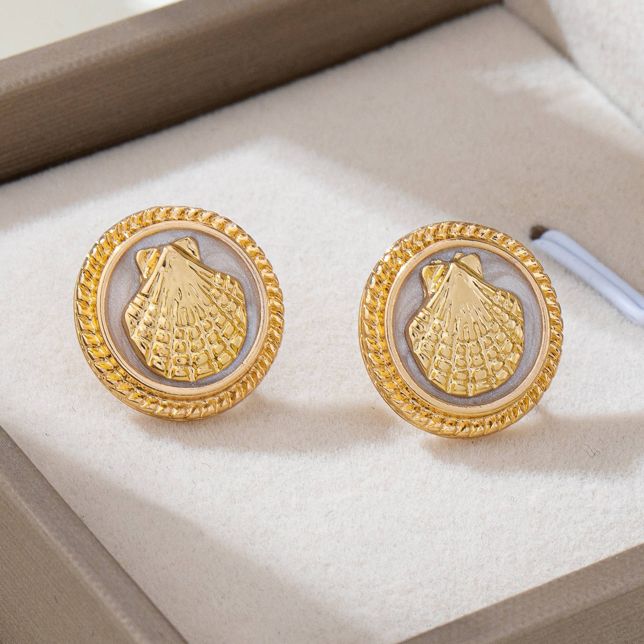 Shell Enamel Button Earrings