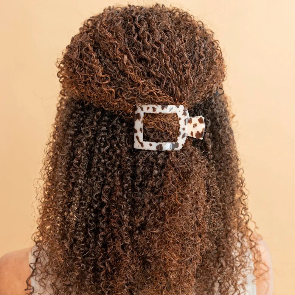 blonde-tortoise-small-flat-square-hair-clip-hair-clips-9045132_jpg_97f239d2-cadf-4e3c-8d52-778a6b4f9f07.webp