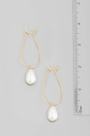 Metallic Wire Pearly Charm Hoop Earrings