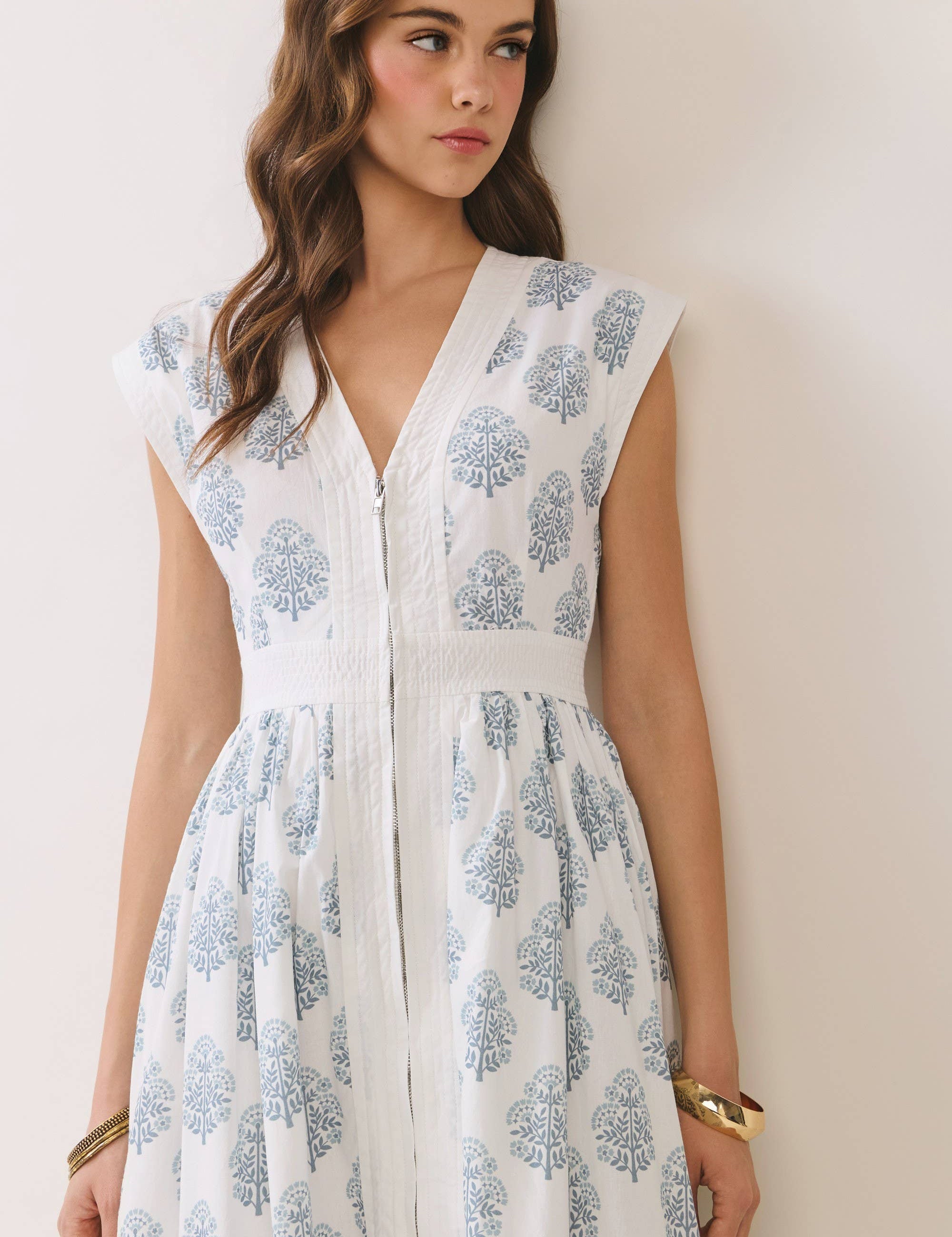 c94262443c0c0ecd9a744d26b2fe859b0989d34bda101b4f9a37499584406dd4.jpg