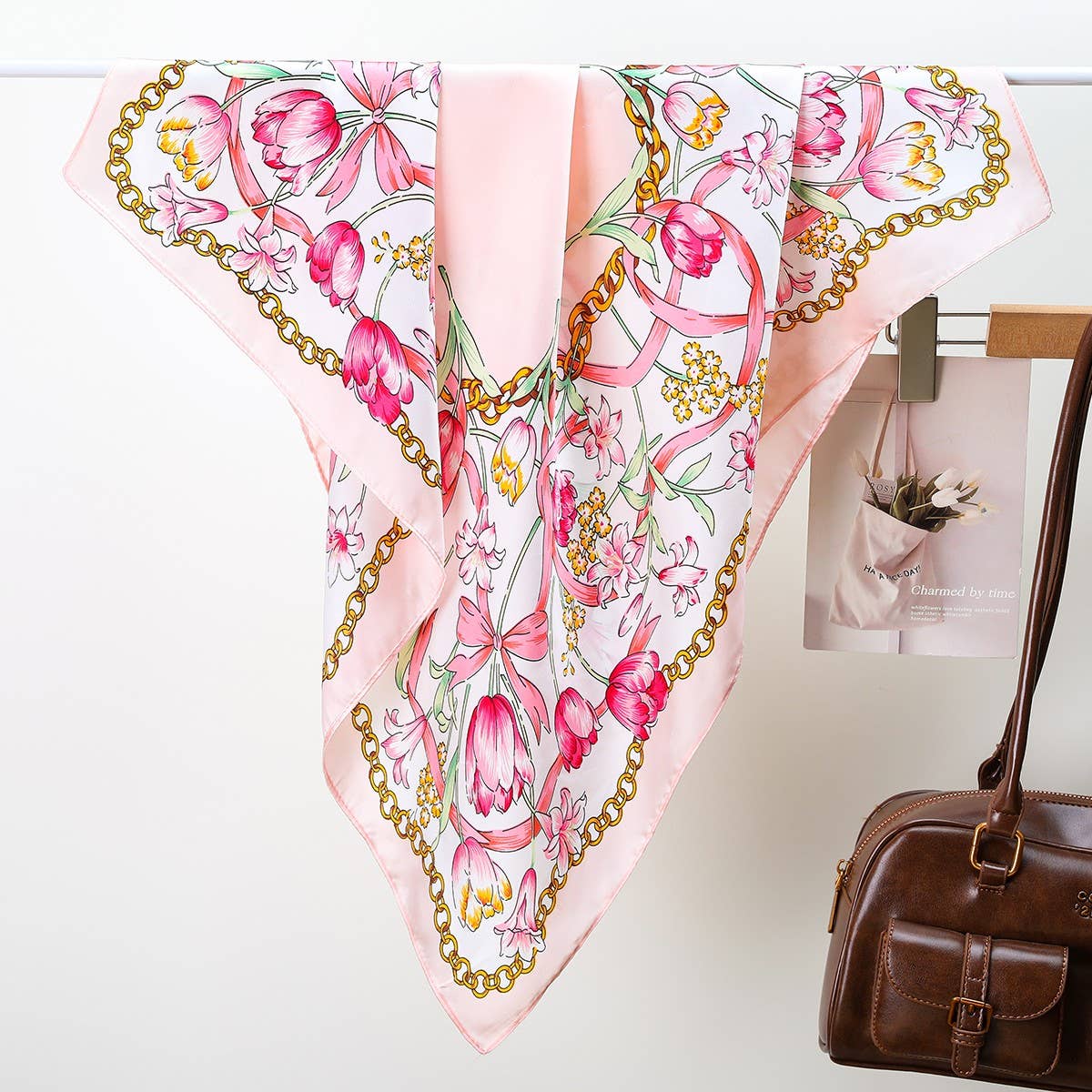 Floral Chain Print Silk-Finish