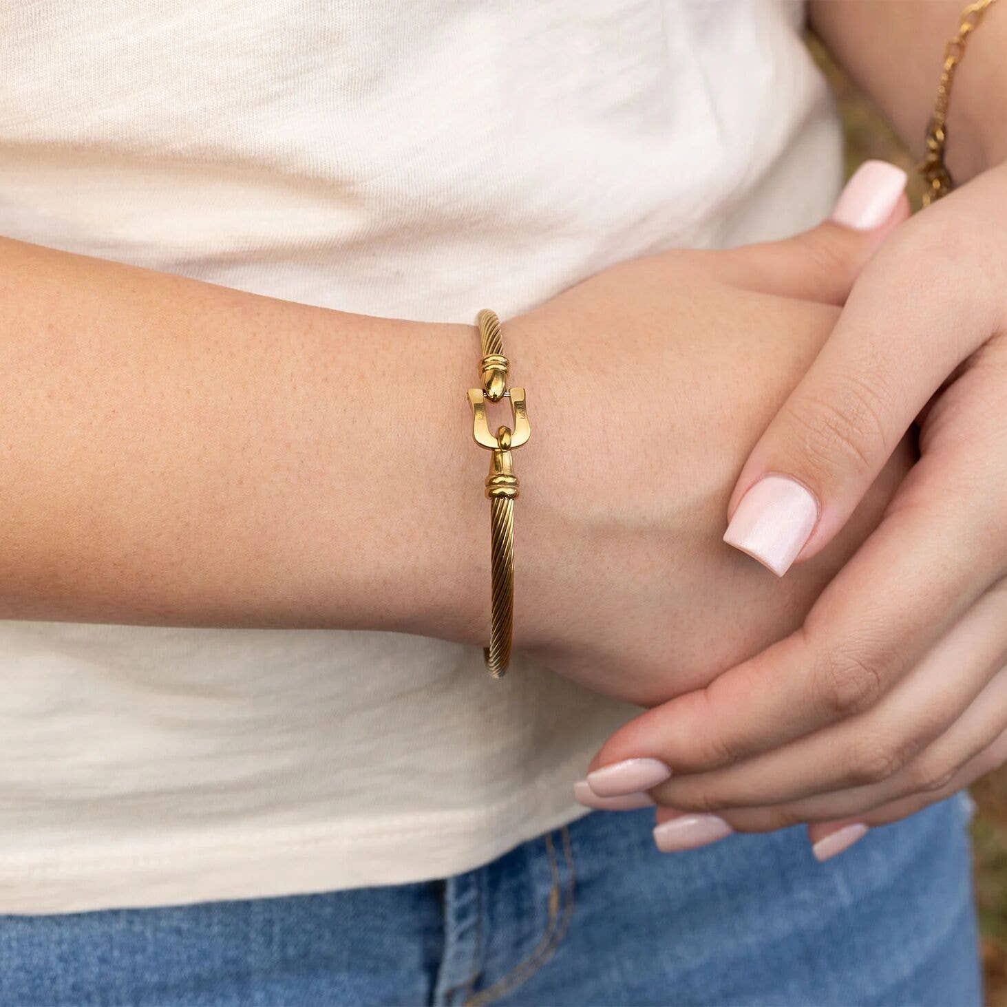 18K Gold Buckle Clasp Bangle Bracelet