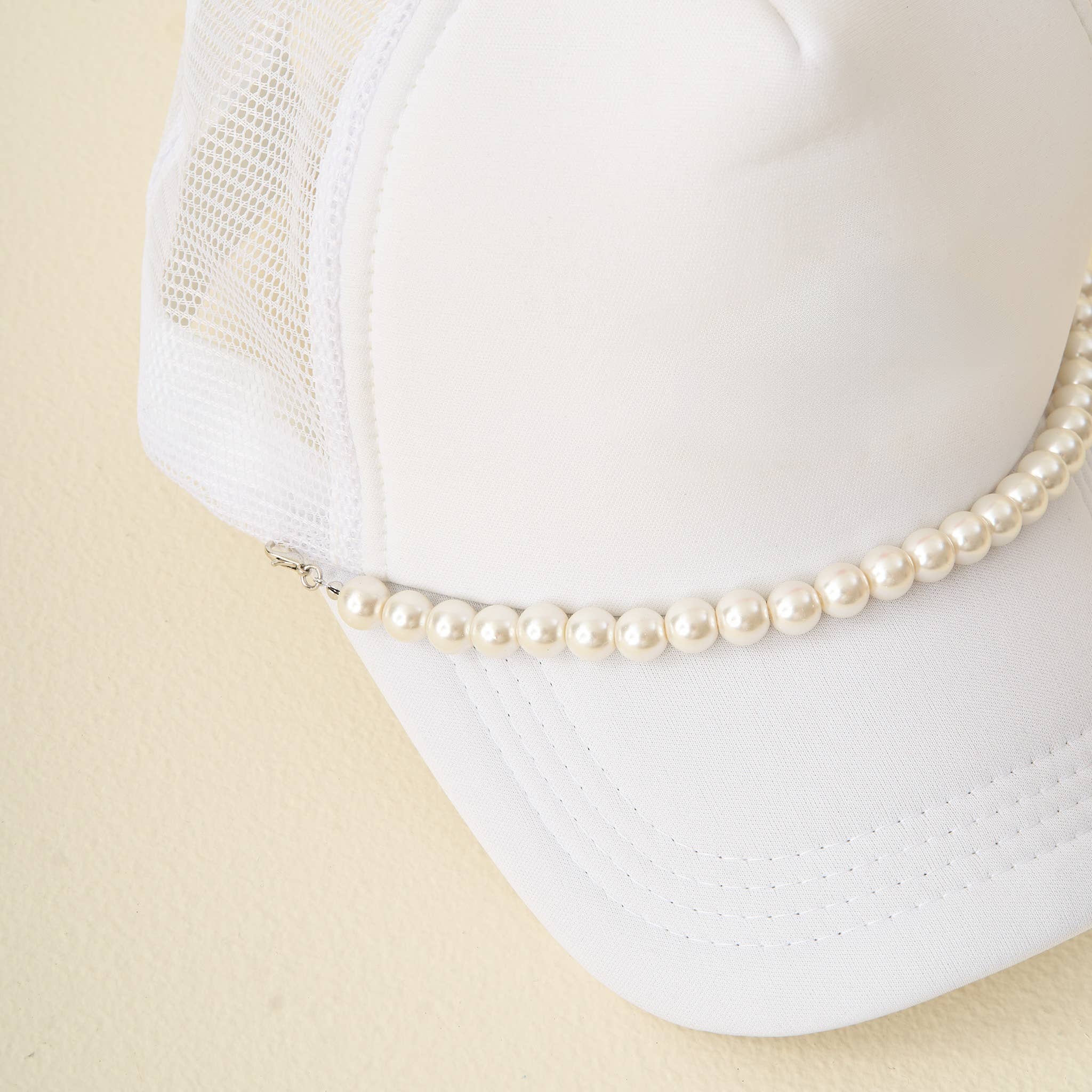 Pearl Trucker Hat Chain