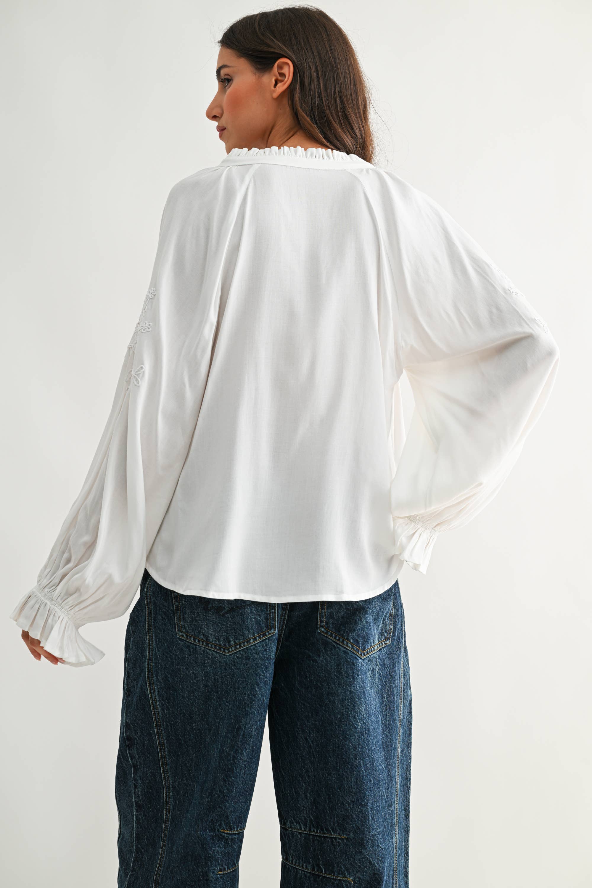 Embroidered White Longsleeve Blouse