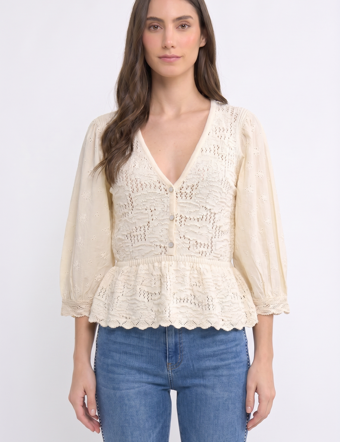 4 length puff sleeves and scalloped hem
