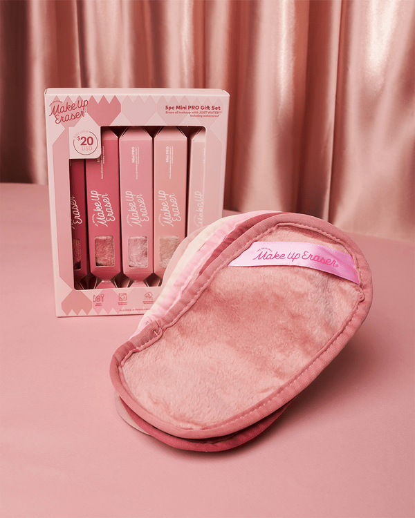 The Blush 5pc Gift Set MakeUp Eraser