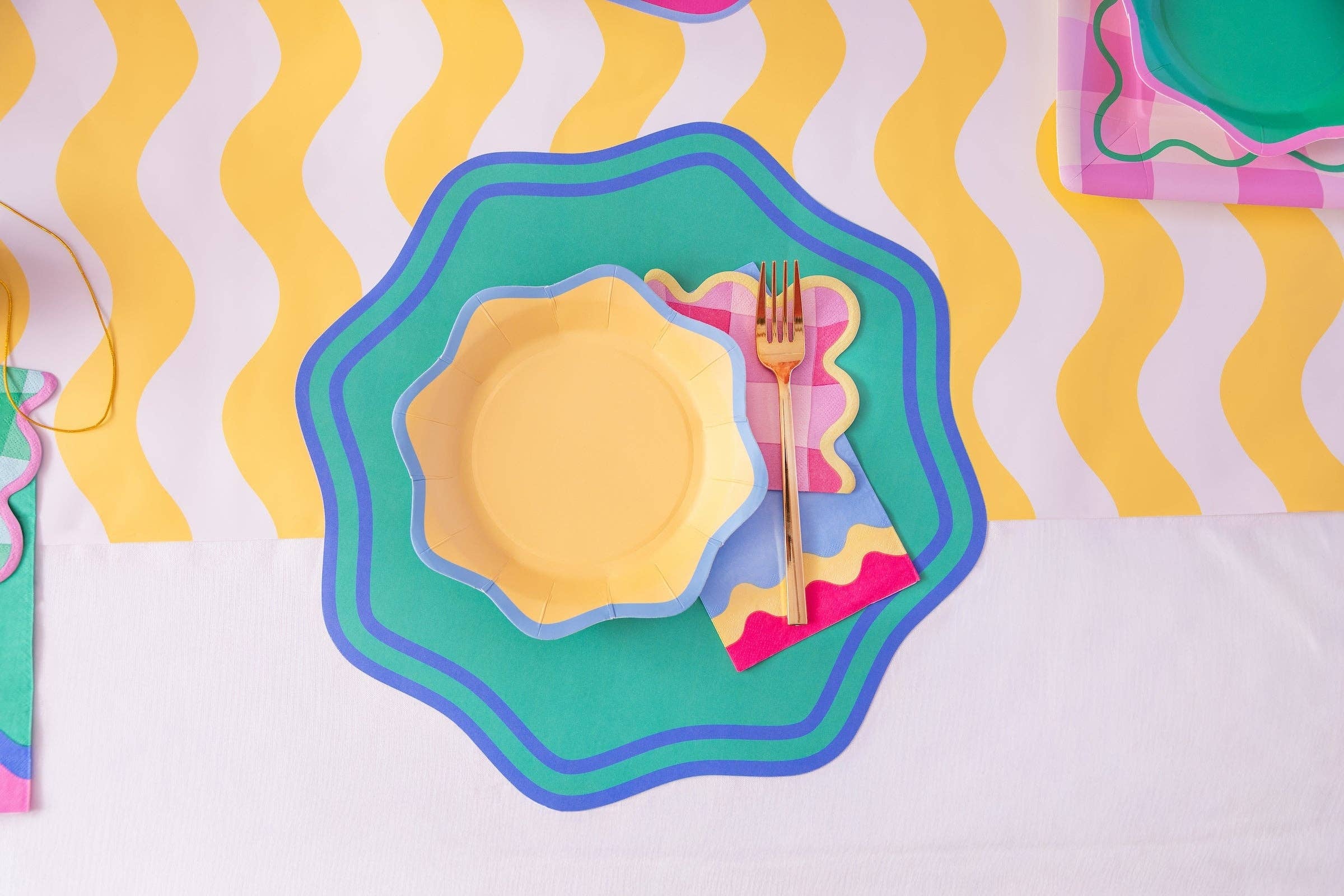 Colorwave Dessert Plates (10 ct) — approx. 8" x 8" dessert plate s and scalloped border for extra flair