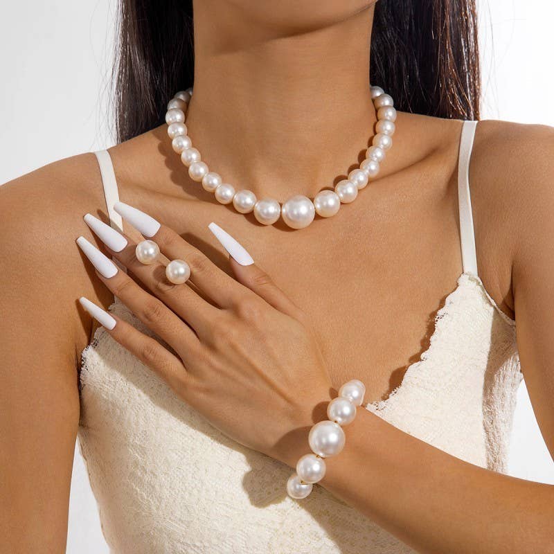 GRADUATED CLASSIC PUFFY PEARL NECKLACE | 40NK9493: PEARL