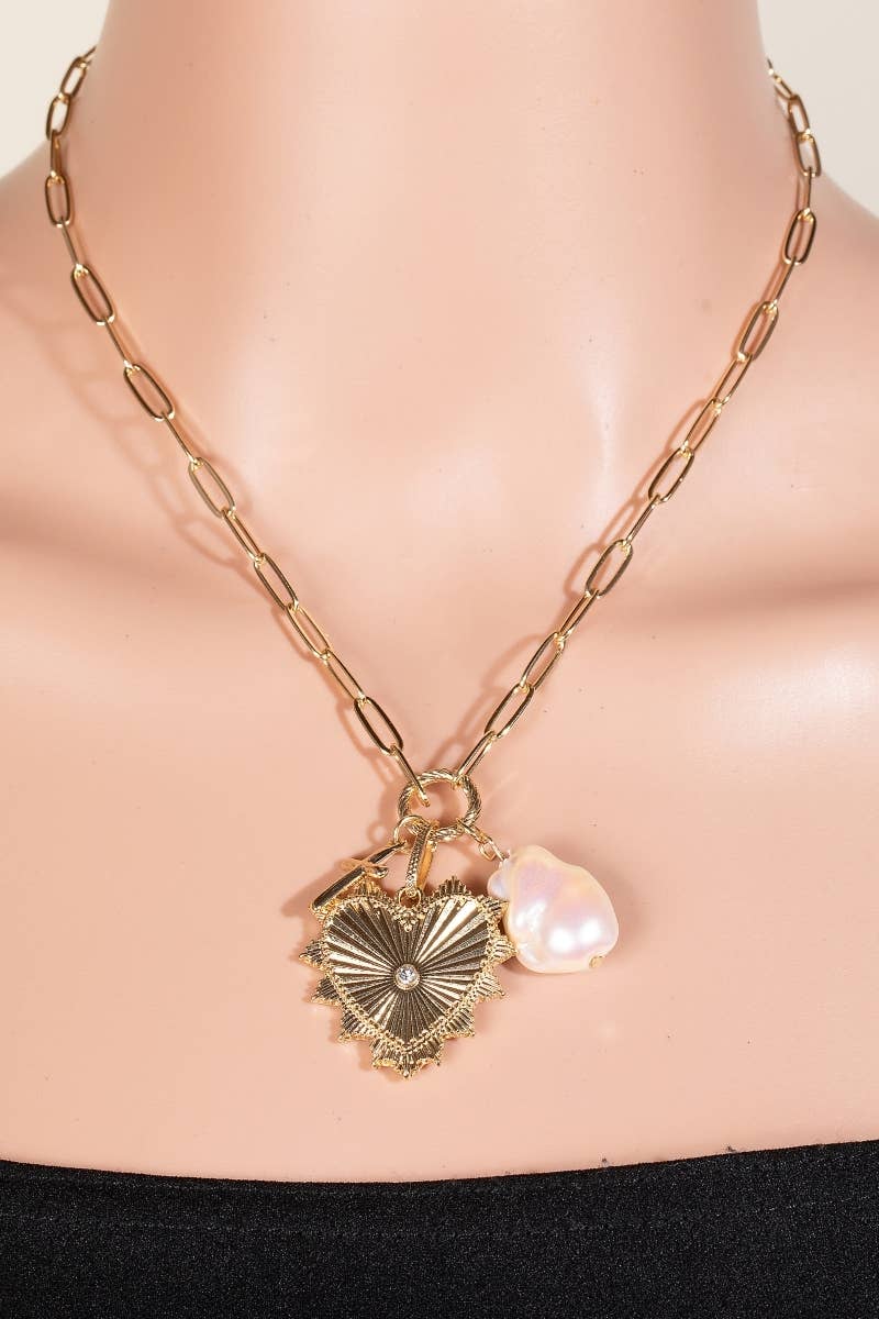 Single Stud Hear And Pearl Charm Chain Necklace