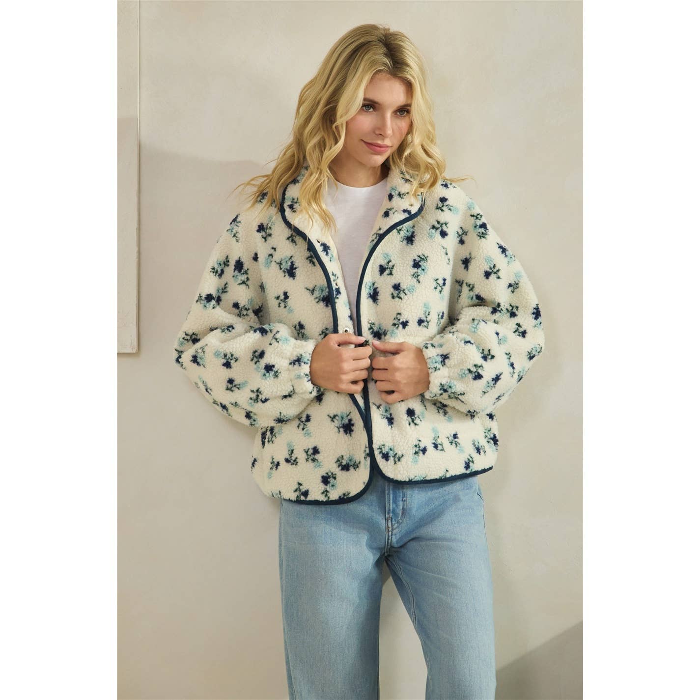 Printed Contrast Sherpa with Front Pockets