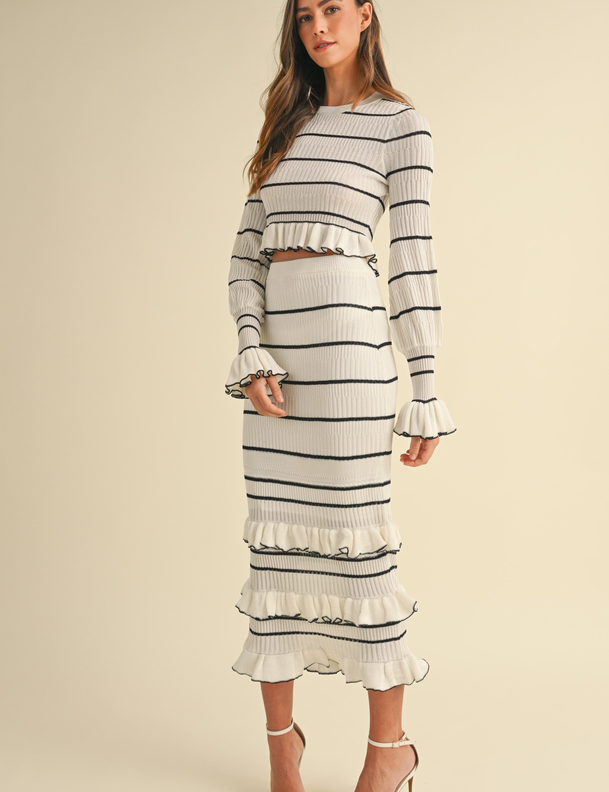rufflewhite_1b6bfceb-d600-49bd-b506-10f22561b1da.jpg