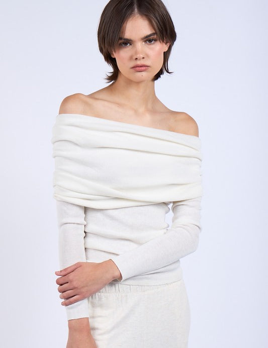 whiteshoulder.jpg